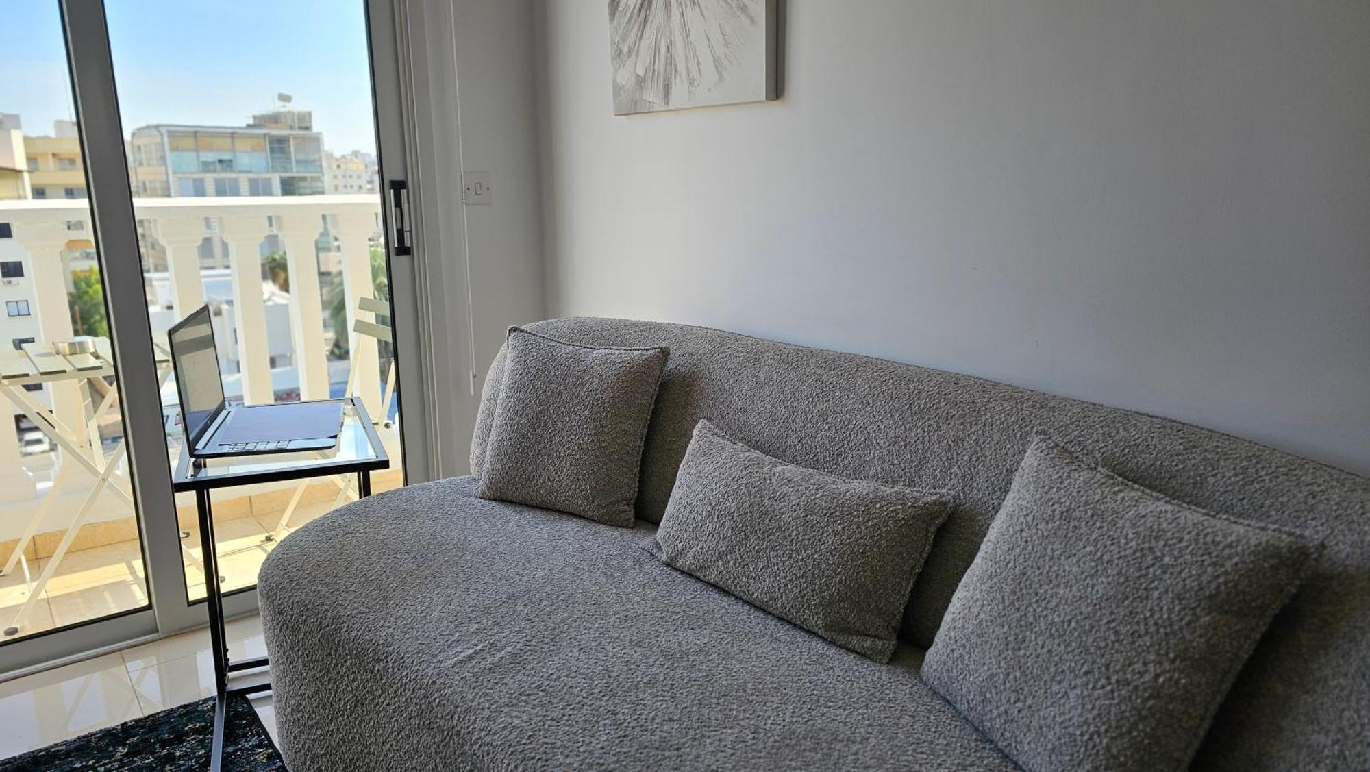 Stay Cosmo City Suites Nicosia Kültér fotó